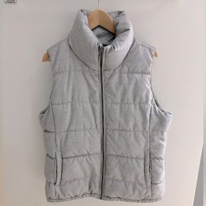 Women’s Old Navy puffer vest. XL, Great condition! Herringbone heather gray.